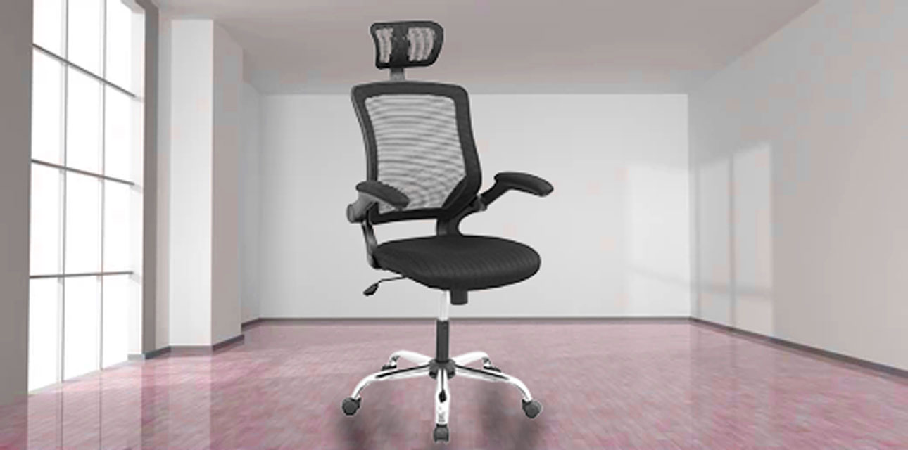 Silla ergonómica Atlas de Sillas Ergo Office en Bogotá – vista frontal, tapizado el asiento y el espaldar en malla transpirable y brazos abatibles en uso real en ambiente de oficina